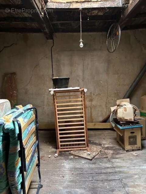 Parking à LA BASTIDE-DE-BESPLAS