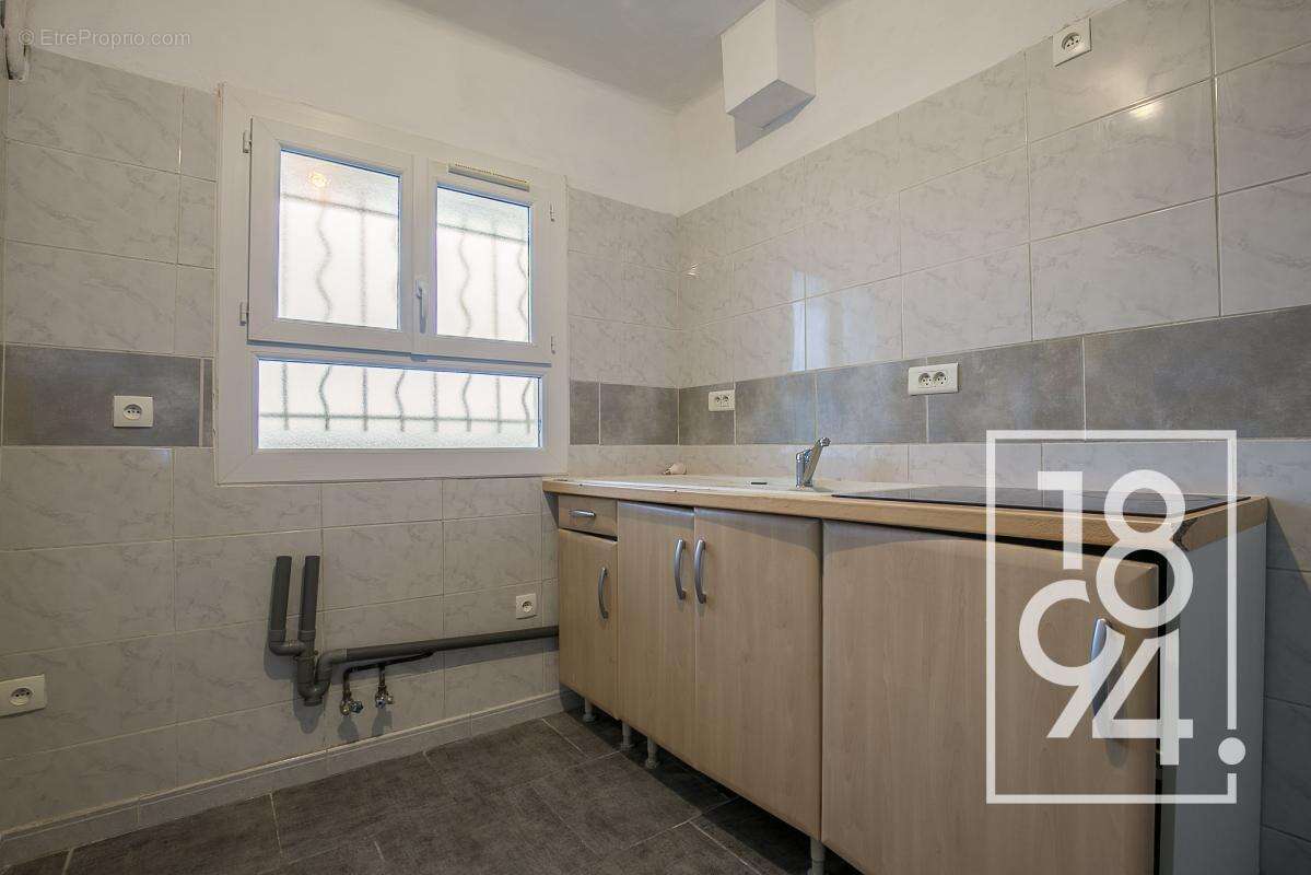 Appartement à MARSEILLE-4E