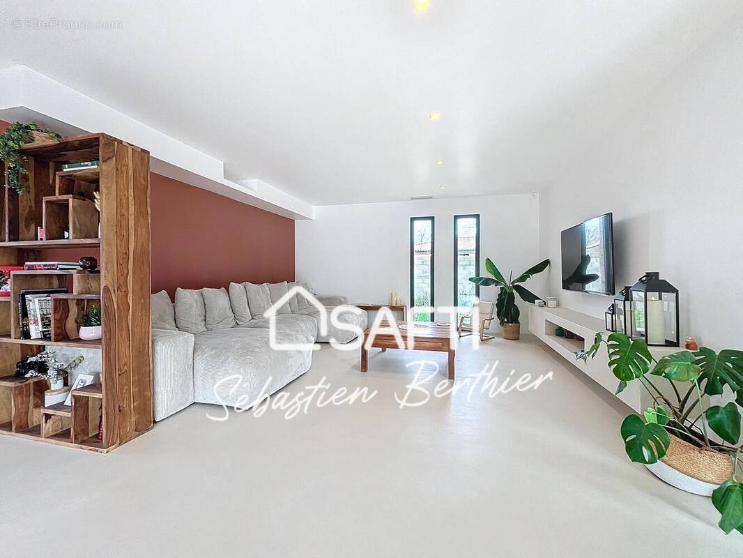 Photo 1 - Maison à SAINT-SULPICE