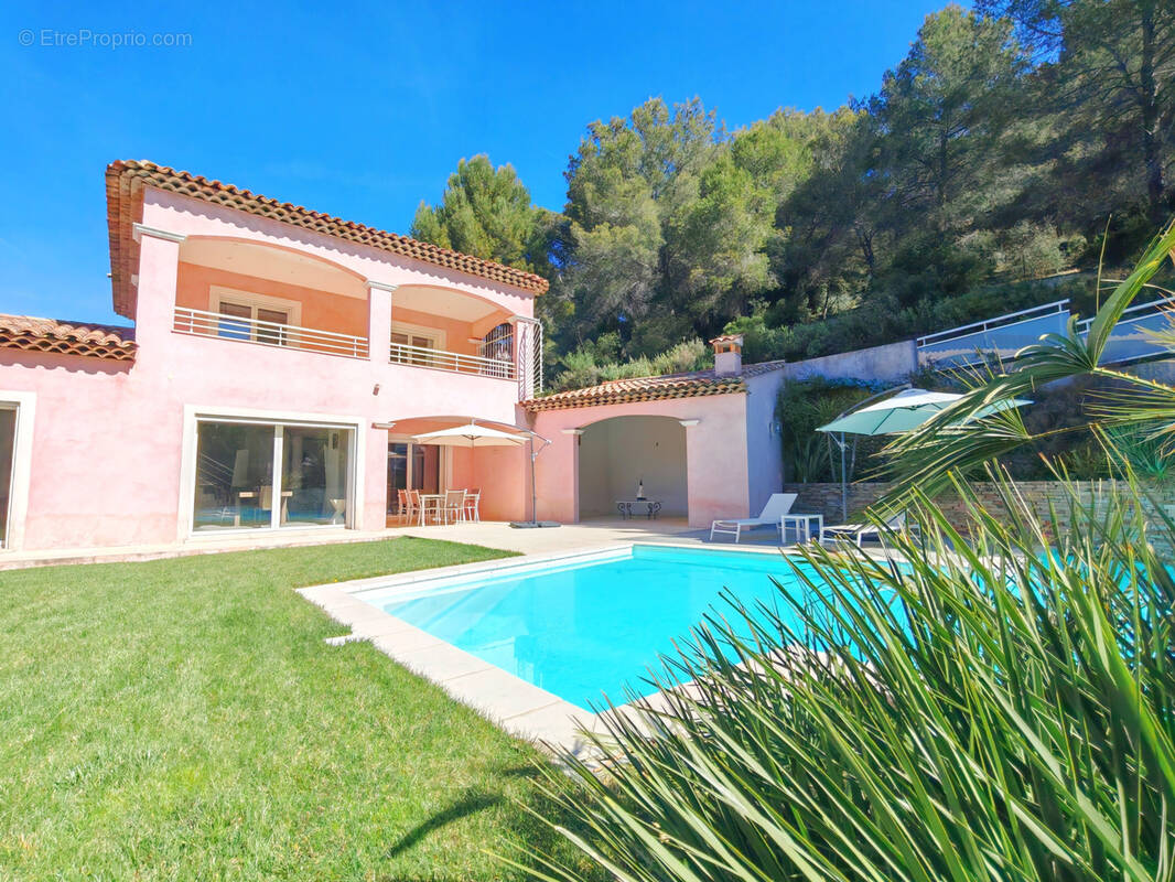 Maison à SAINT-MARTIN-DU-VAR