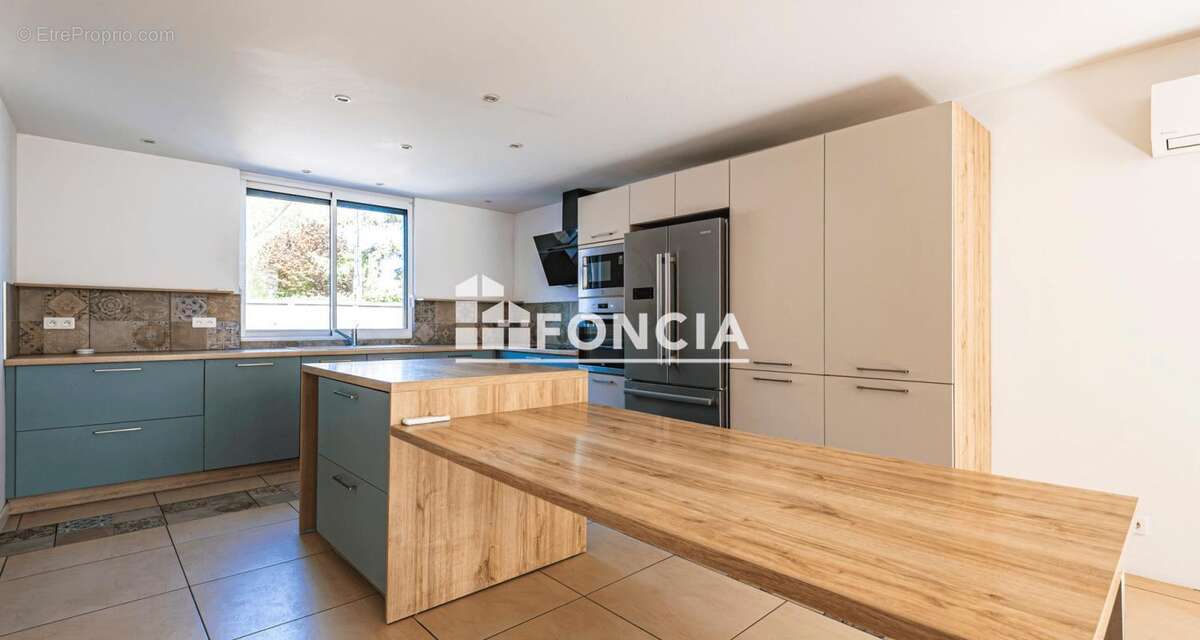 Maison familiale de 145 m² avec 4 chambres, grand jardin, terrasse et garage à Tours-sur-Marne - photo 3