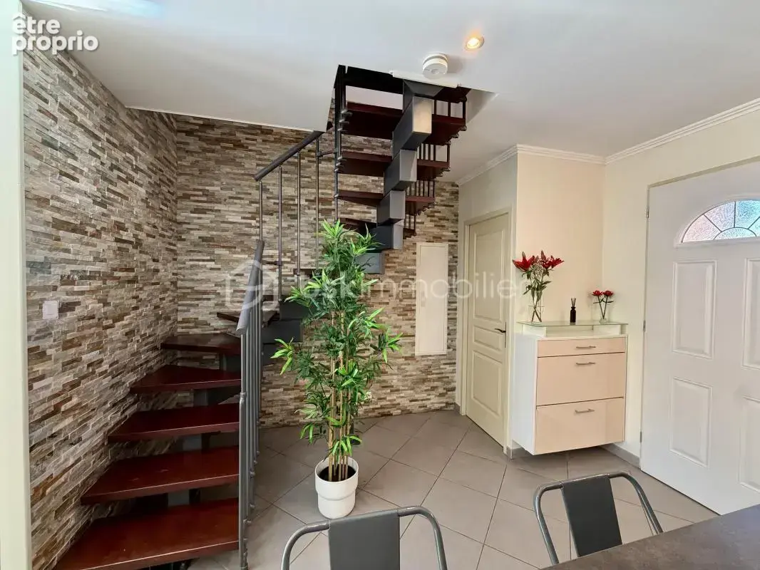 Maison T4 duplex – Garage 50 m² – Jardin – 300 m² terrain – Salon-de-Provence - photo 8