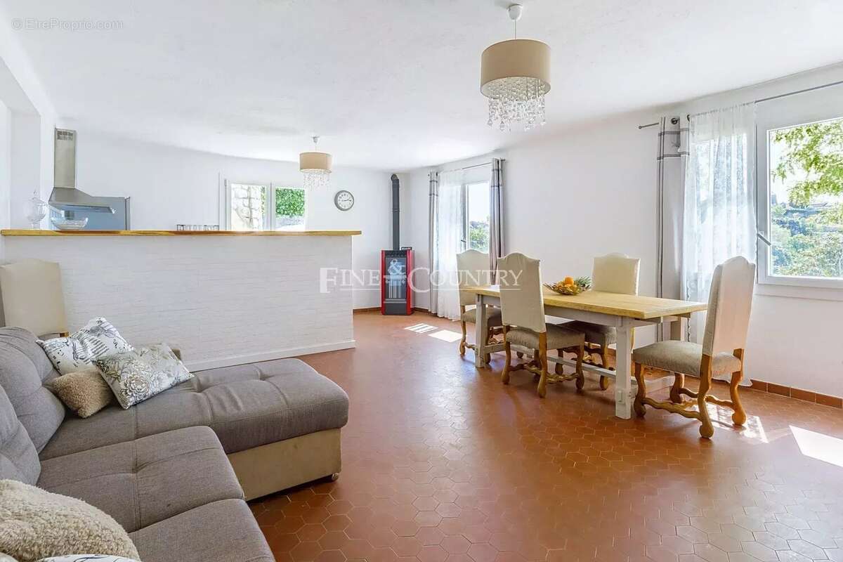 Maison à MONTAUROUX