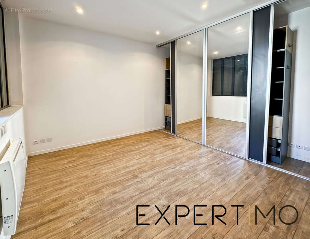 Appartement à SAULX-LES-CHARTREUX