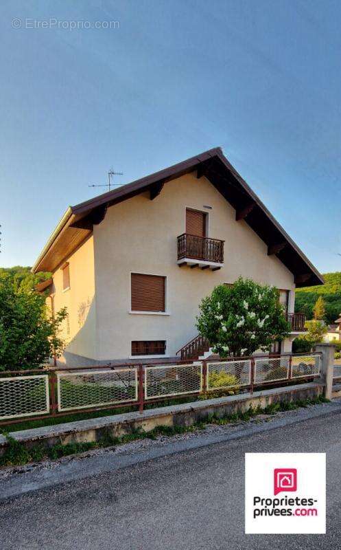 Maison à PONT-DE-ROIDE