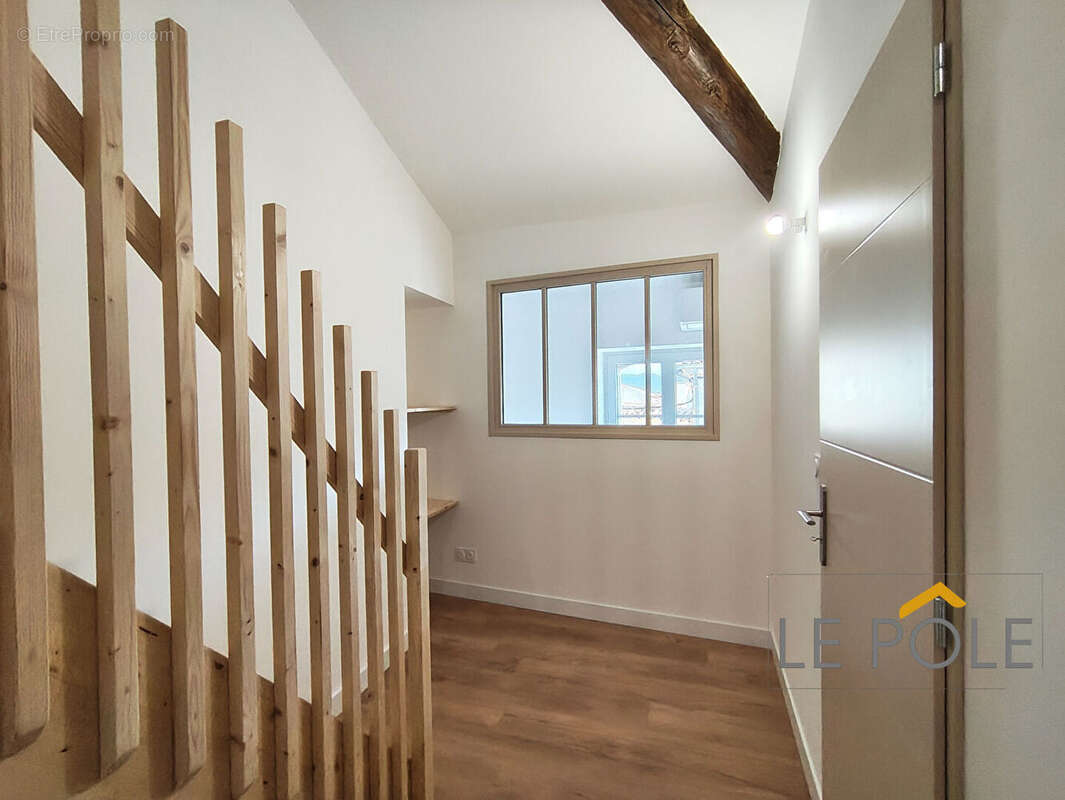 Appartement entierement renove avec balcon - photo 4