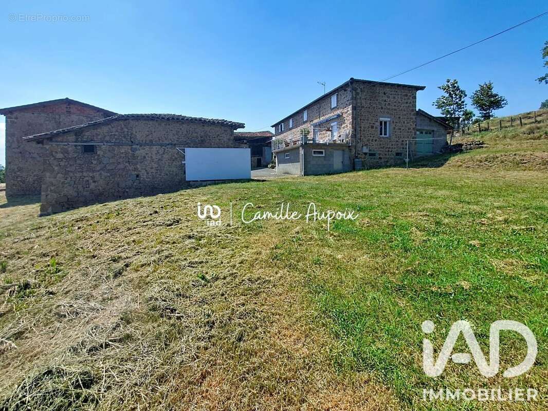 Maison 174 m² à Chambost-Longessaigne  - photo 8