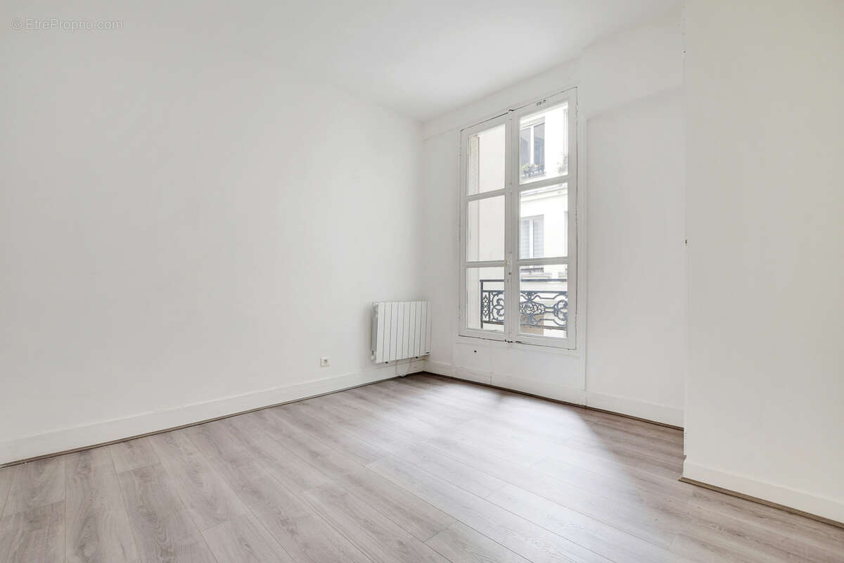 Appartement à PARIS-1E