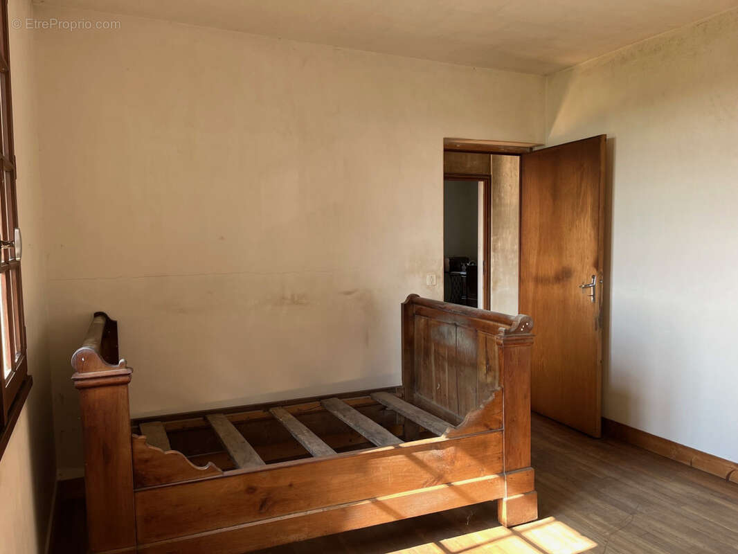 Maison à SAINT-PRIEST-LES-FOUGERES