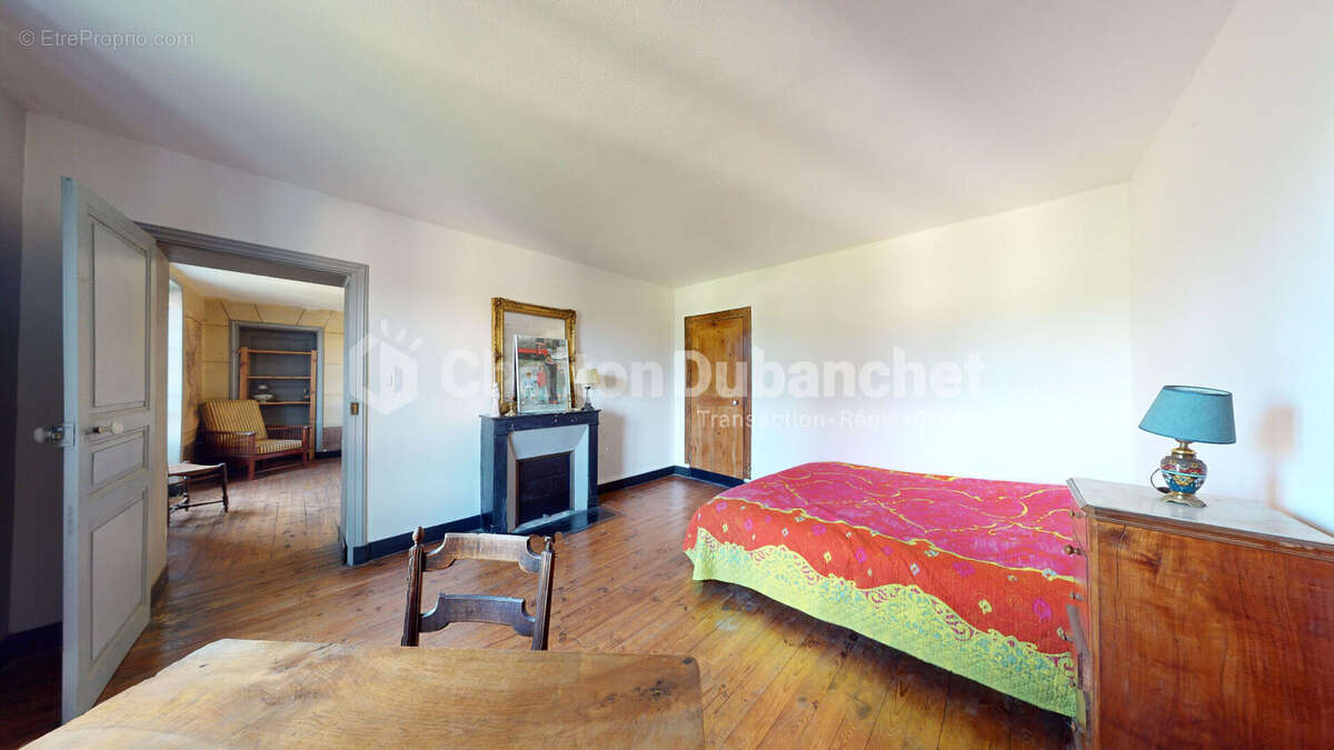 Maison à SAINT-PRIEST-LA-ROCHE