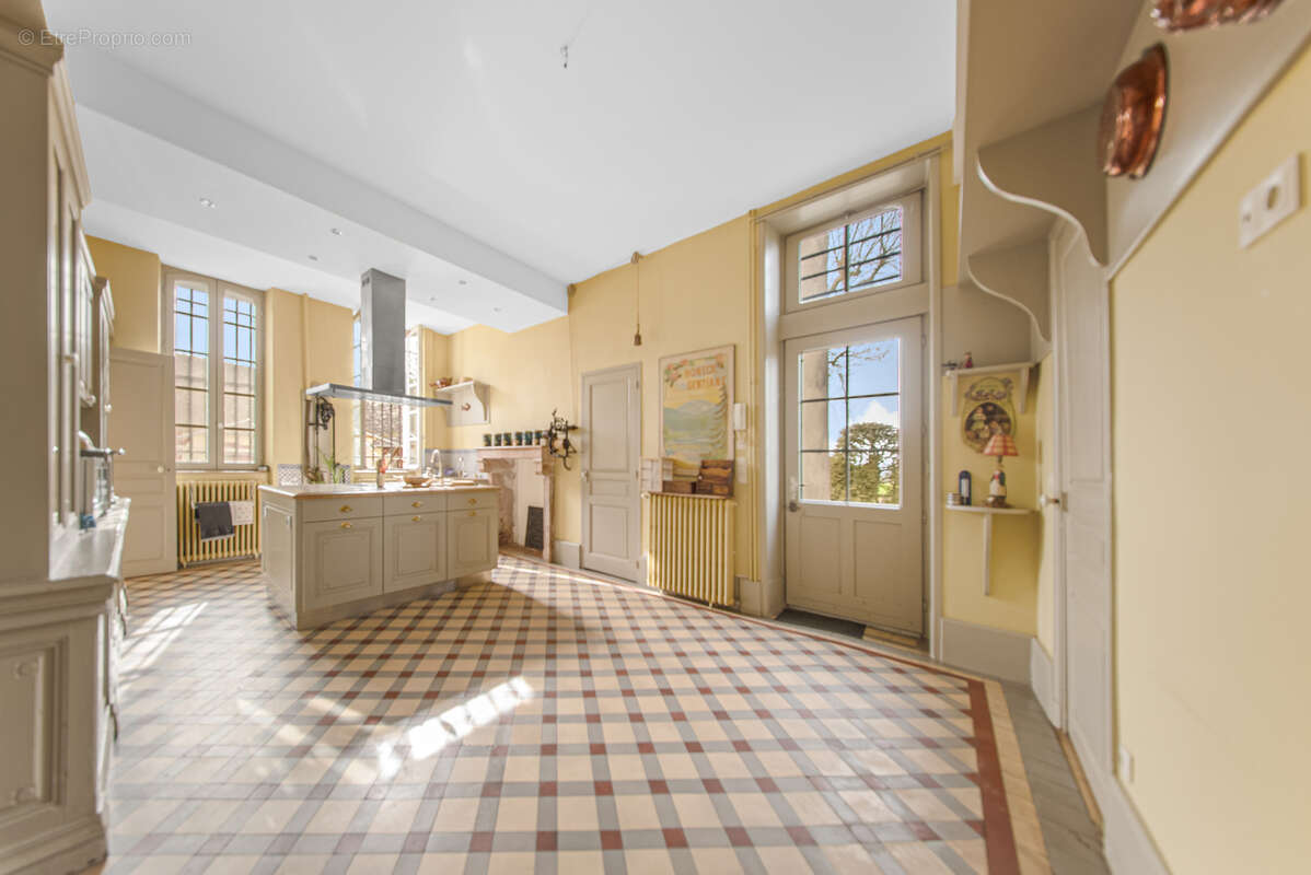 Maison à SAINT-GERVAIS-EN-VALLIERE