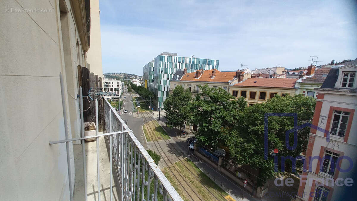 Appartement 56 m² à Saint-Etienne  - photo 8