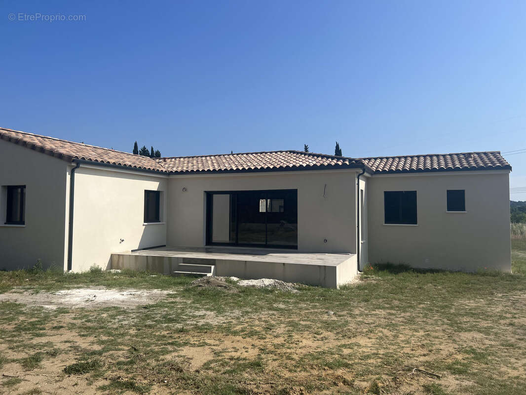 Maison à SAINT-JULIEN-DE-PEYROLAS