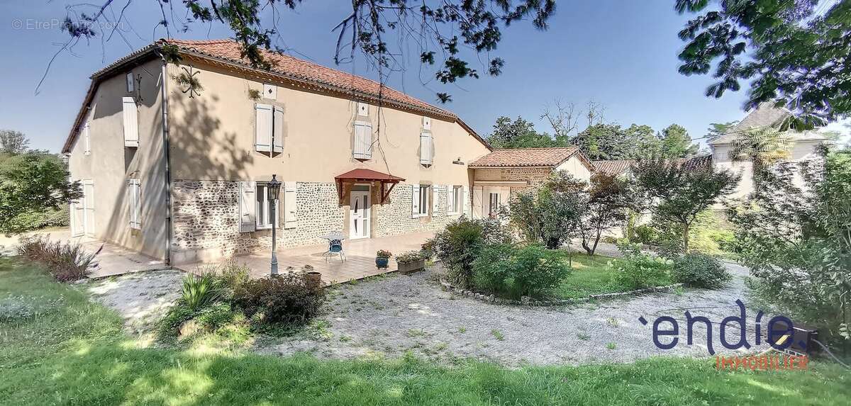 Maison à TASQUE