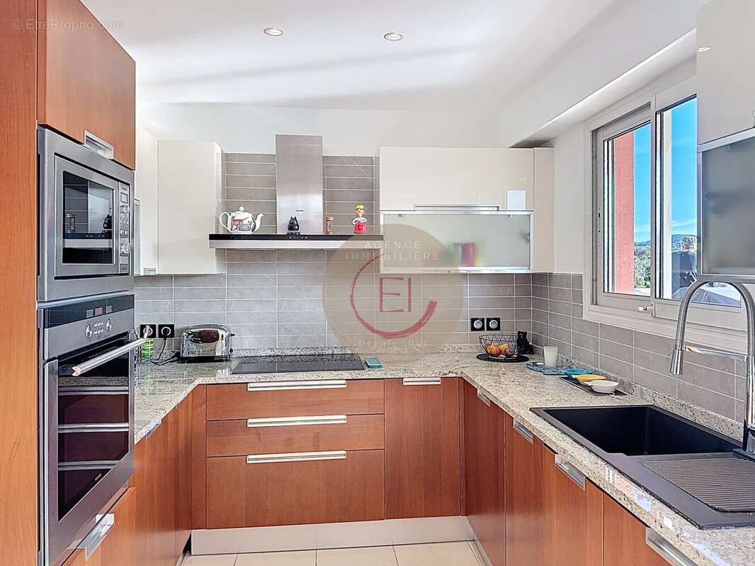 Appartement à MANDELIEU-LA-NAPOULE