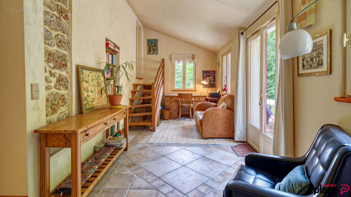 Maison à DAMPIERRE-EN-YVELINES