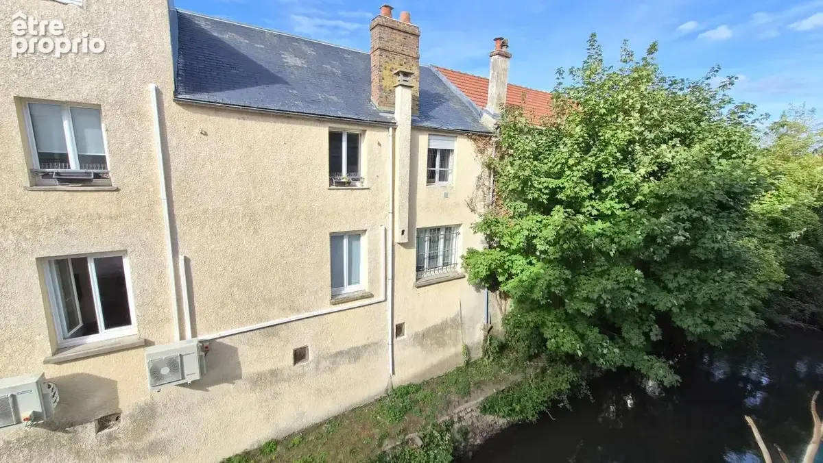 Centre ville, T2, 50 m², 1er étage, parking privé, bon état - photo 12