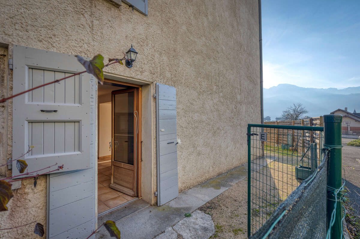 Appartement à SAINT-NAZAIRE-LES-EYMES