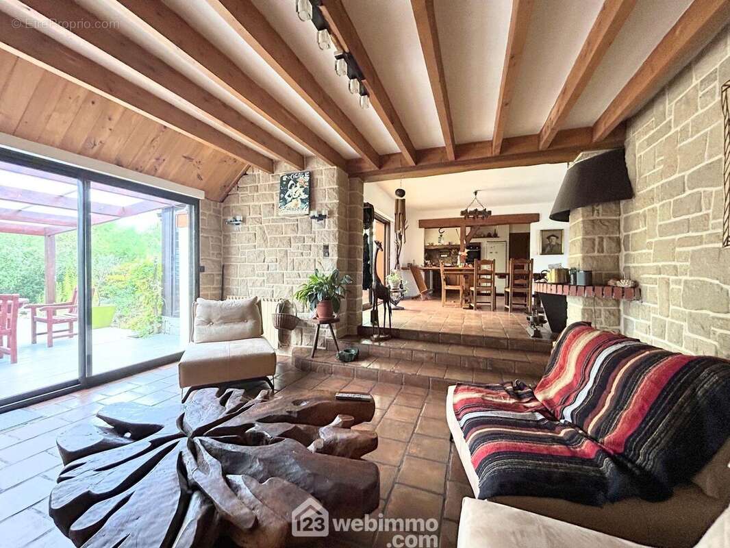 Maison à TREDREZ-LOCQUEMEAU