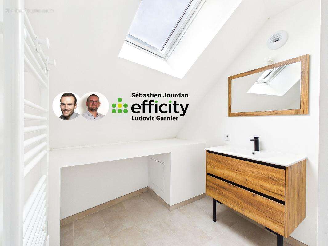 Maison à LOUVIGNE-DU-DESERT