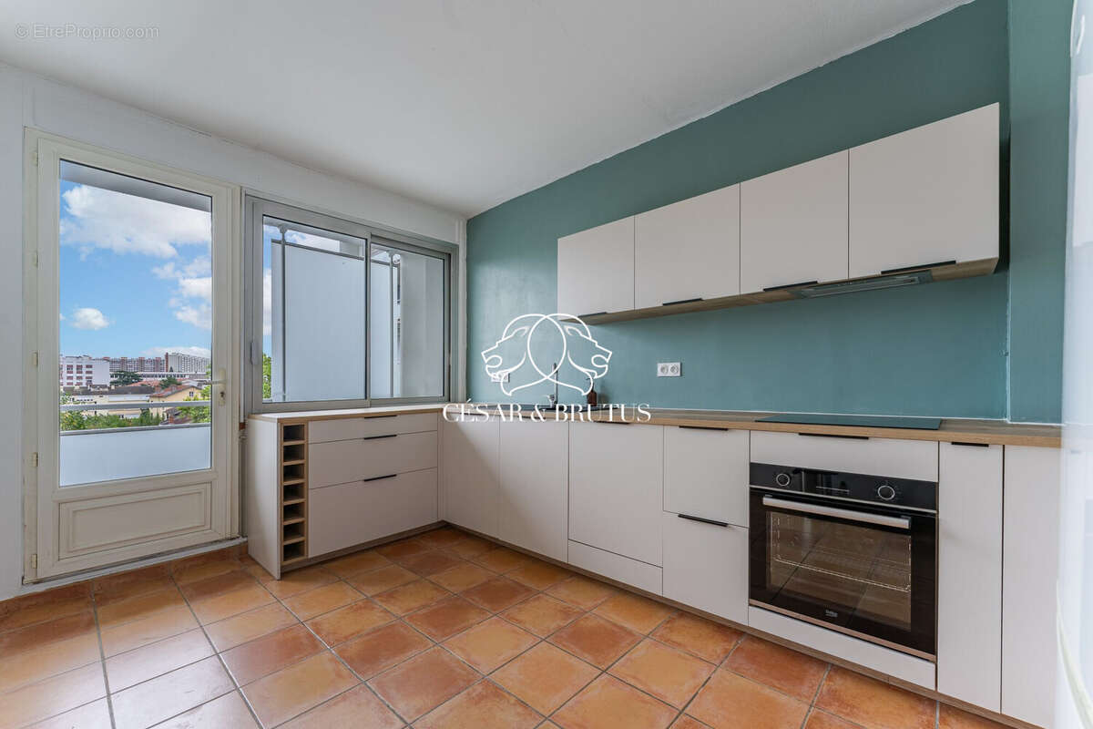 Appartement à LYON-8E
