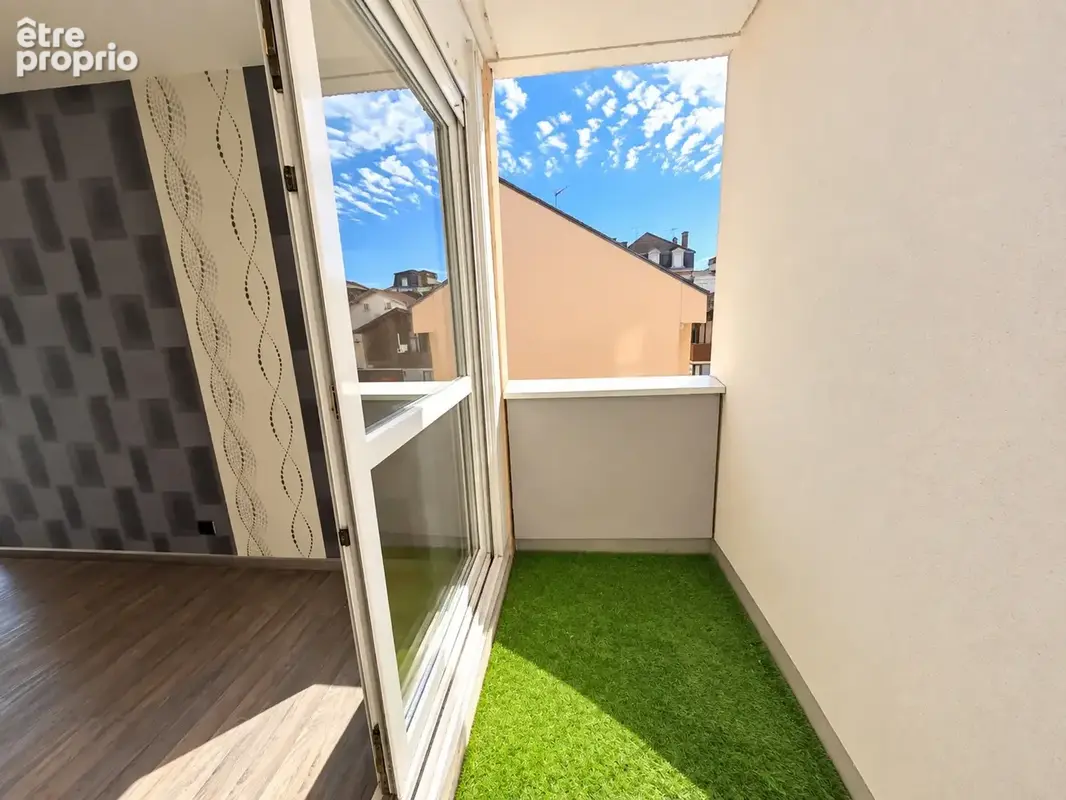 Derrière l'office du tourisme, appartement de 76m2 avec balcon et parking privé - photo 8