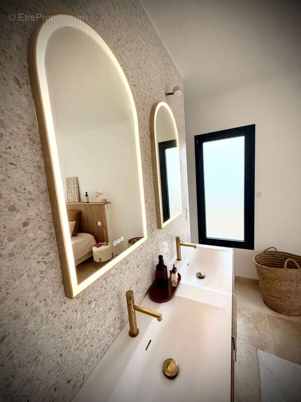 Maison à SUZE-LA-ROUSSE