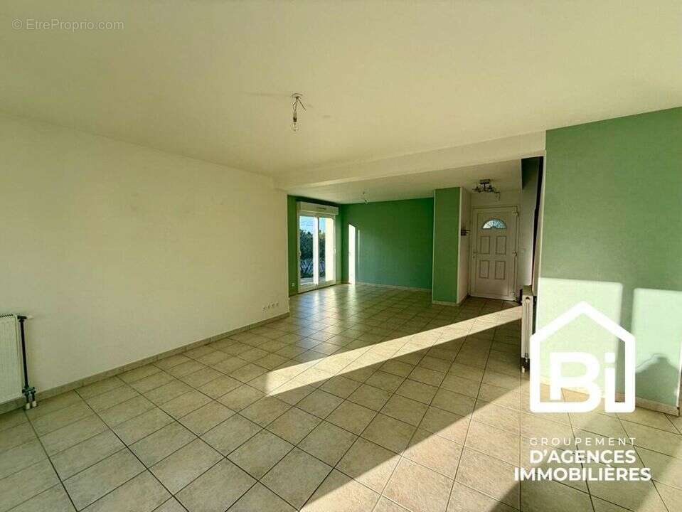 Maison à MAY-SUR-ORNE