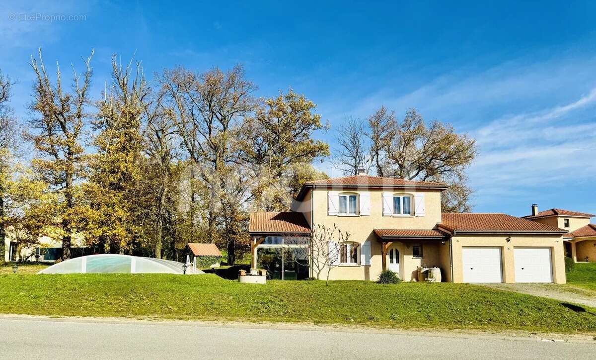Maison à COMBRONDE