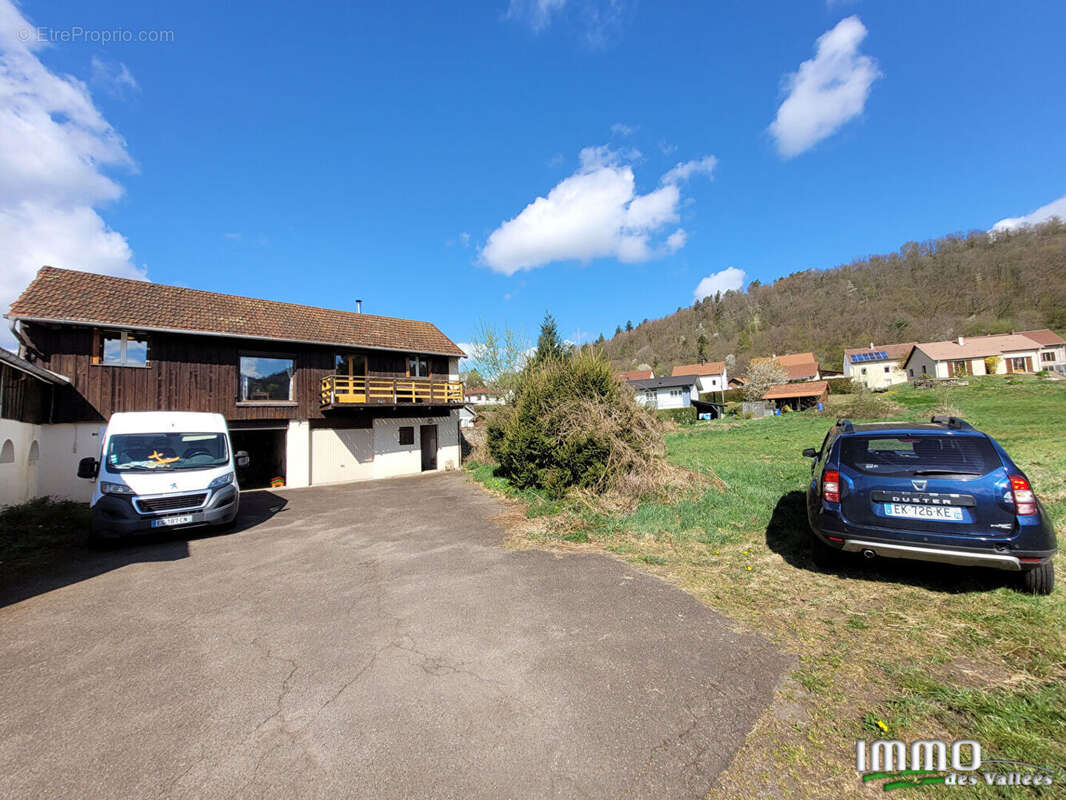 Appartement à FRESSE-SUR-MOSELLE