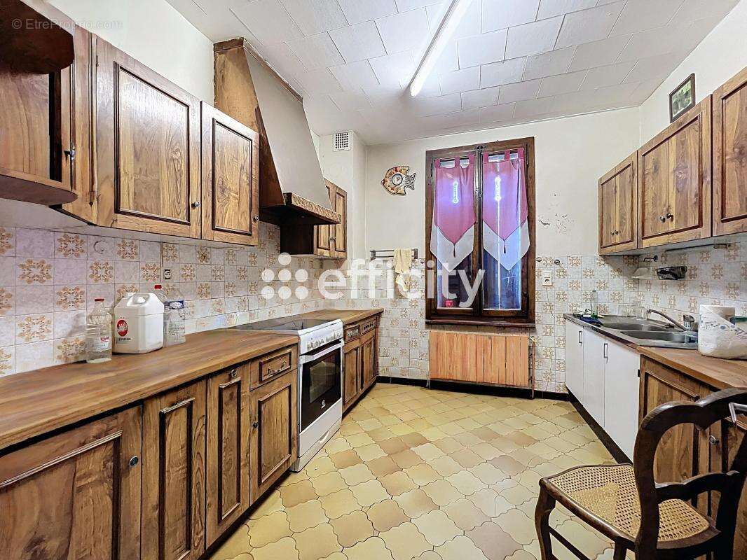 Maison à LA ROCHE-SUR-FORON