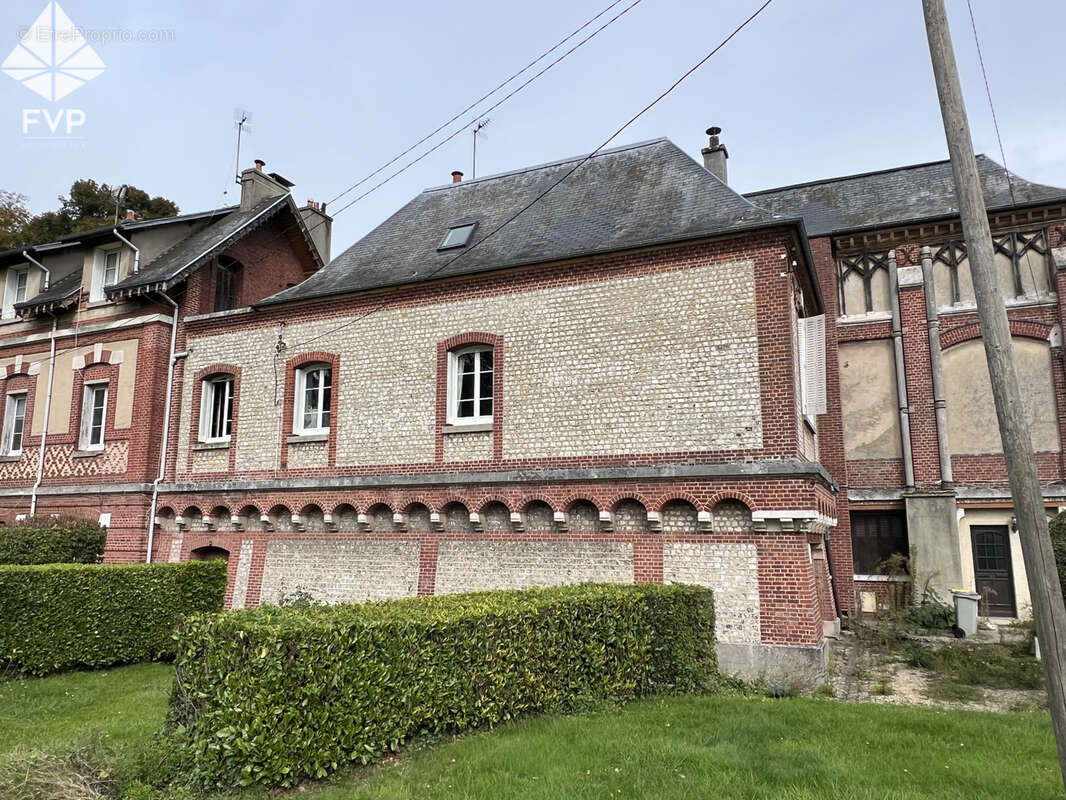Maison à GRUCHET-LE-VALASSE