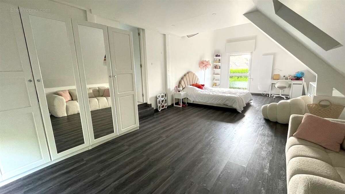 Maison à LA QUEUE-EN-BRIE