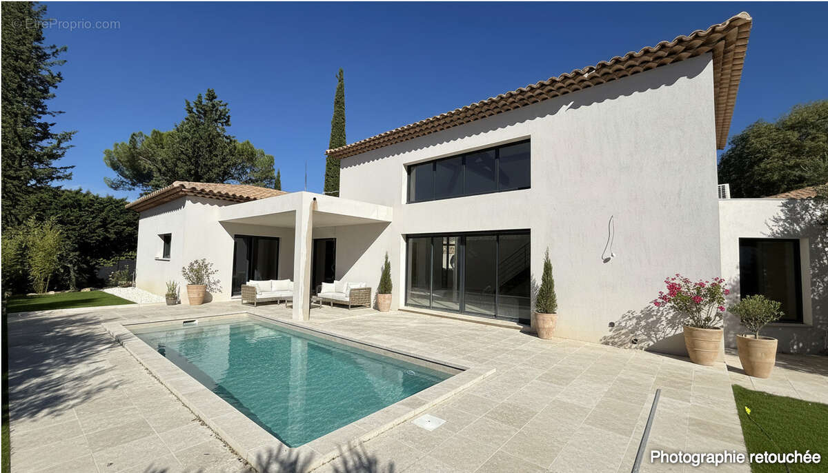 Maison à COTIGNAC