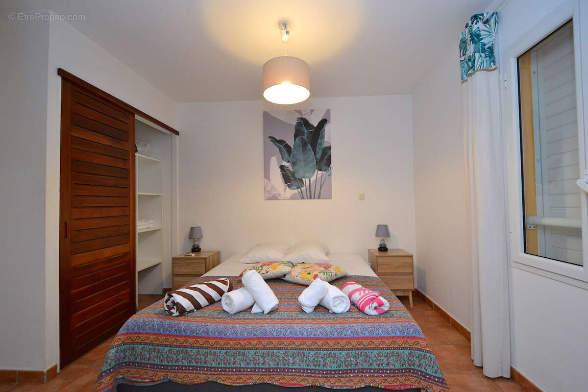 Superbe T3 duplex meublé de 85m2 à Bas du Fort - photo 8