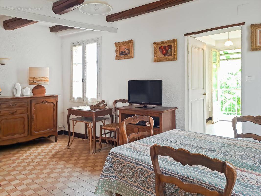 Appartement à VOLONNE