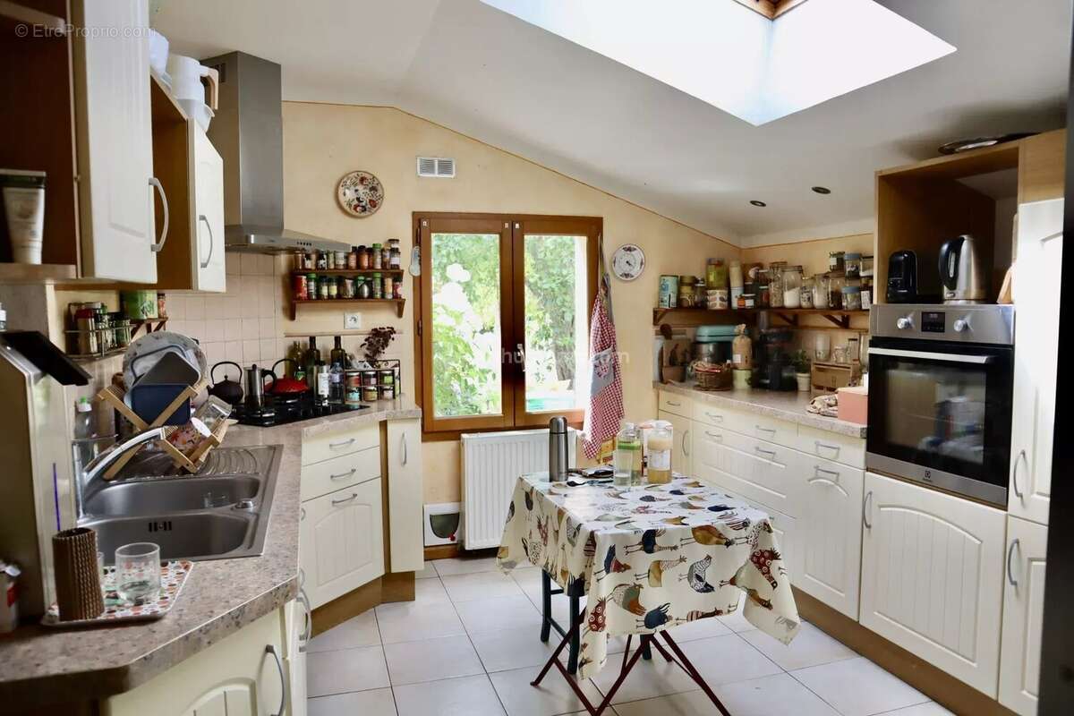 Belle fermette de 140 m2, entièrement restaurée sur plus d'un hectare de terrain. - photo 7