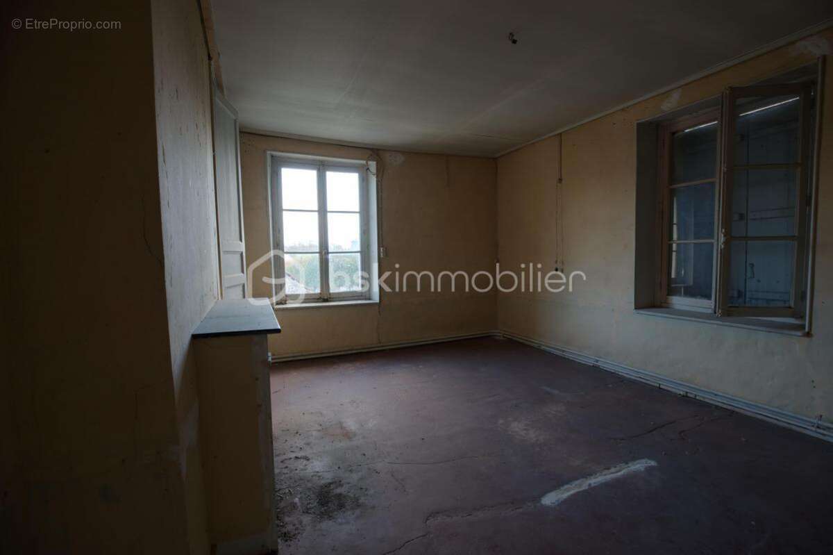 Maison à COULOMBS-EN-VALOIS