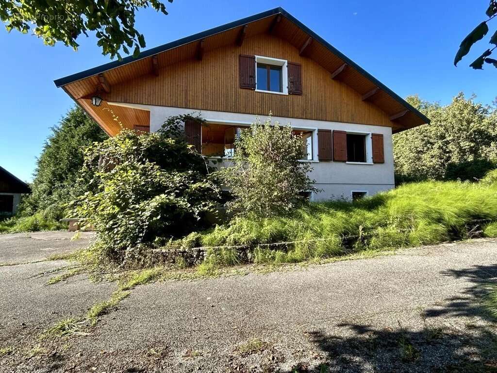 Appartement à GROISY