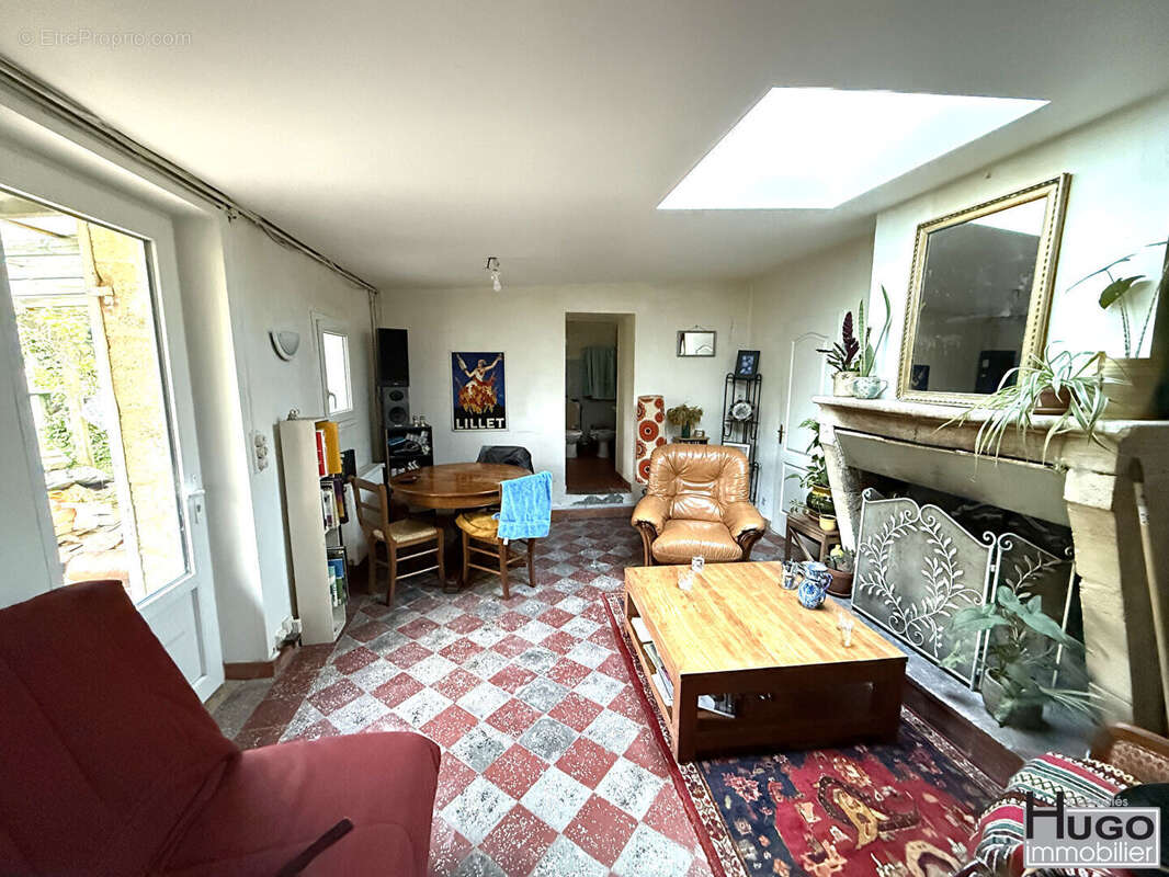 Appartement à CAMBES