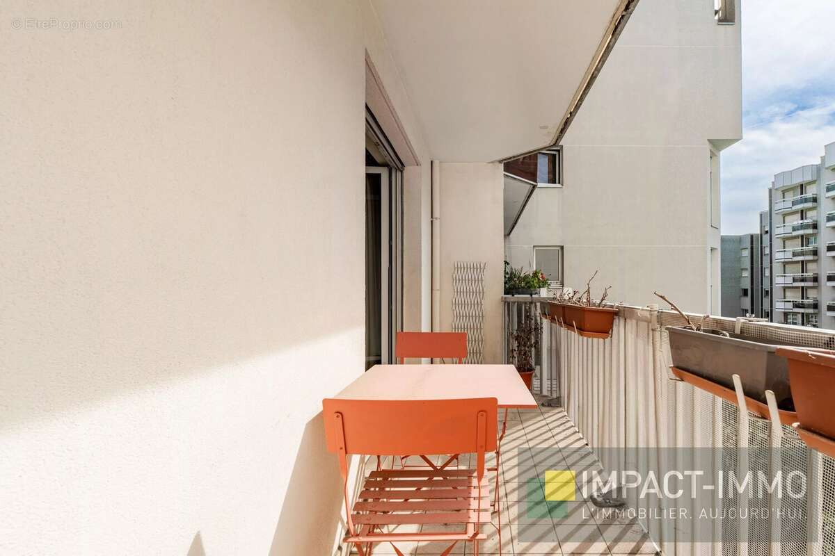 Appartement familial à Courbevoie - Étage élevé avec balcon - photo 8