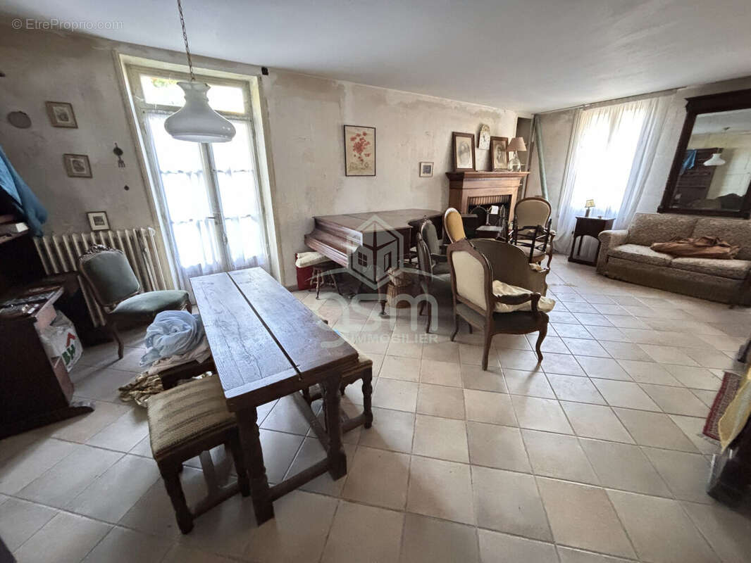 Maison à SAINTE-MAURE-DE-TOURAINE