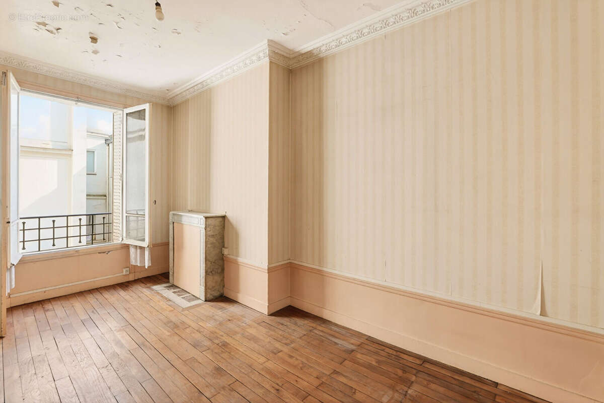 Appartement à PARIS-18E
