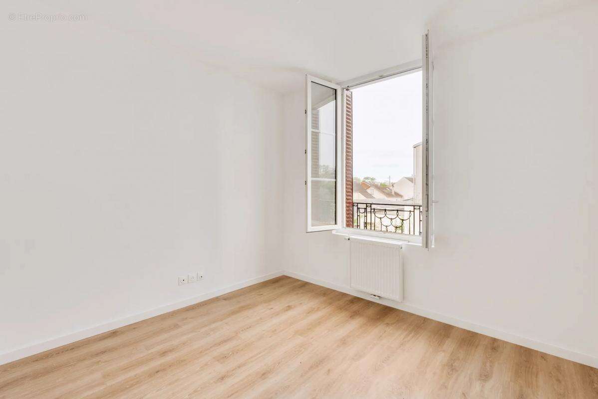 Appartement à LA COURNEUVE