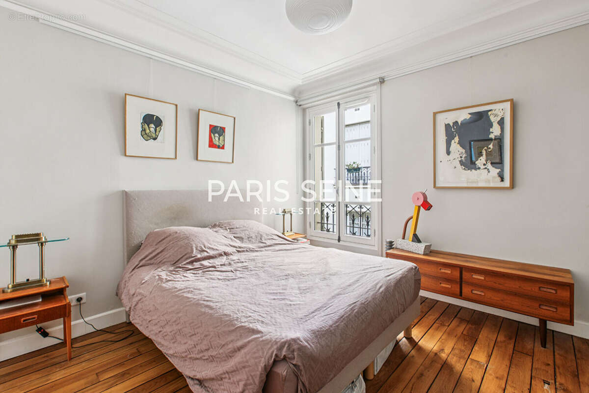 Appartement à PARIS-7E