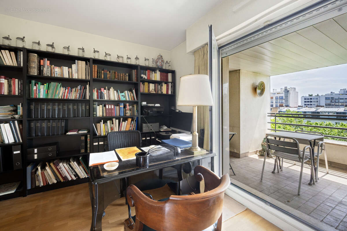 Appartement à PARIS-14E