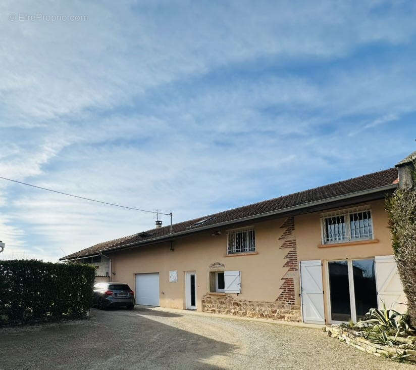 Maison à PONT-DE-VEYLE