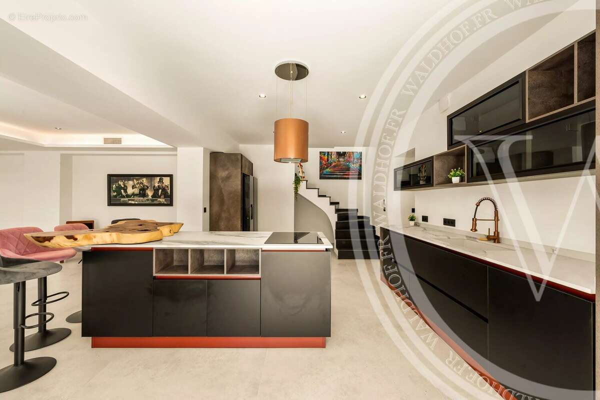 Maison à ROQUEFORT-LES-PINS