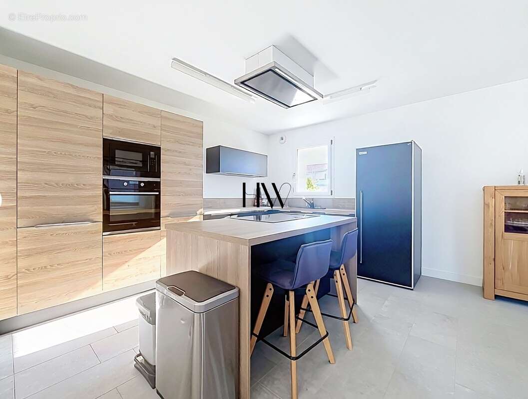 Maison contemporaine de 2019 – 4 chambres – Proche de toutes les commodités - ALLONZIER LA CAILLE (74) - photo 4