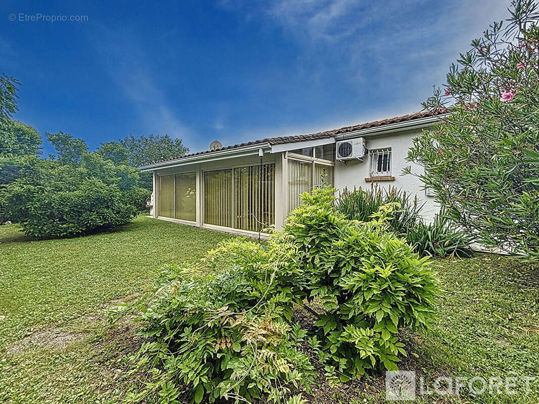 Maison à CARBON-BLANC